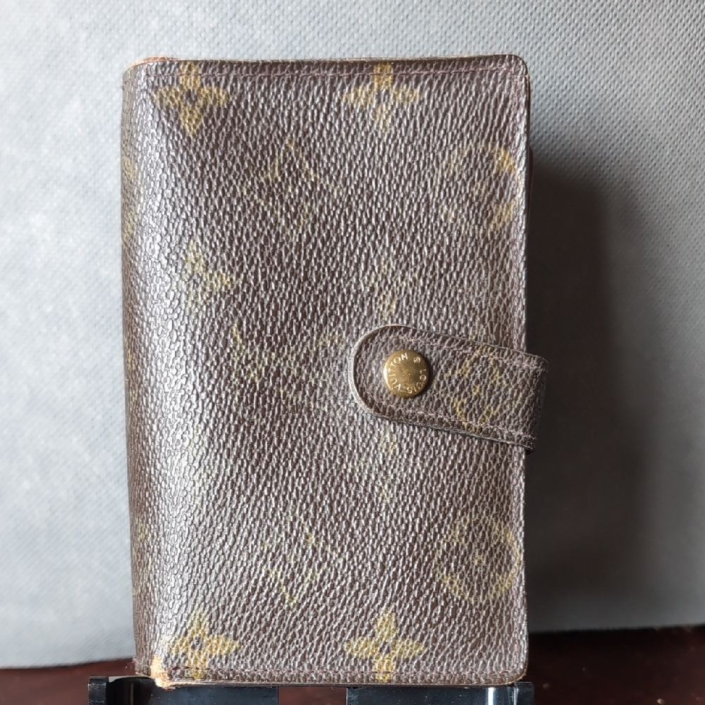 Authentic LV Mono Kiss Lock Wallet